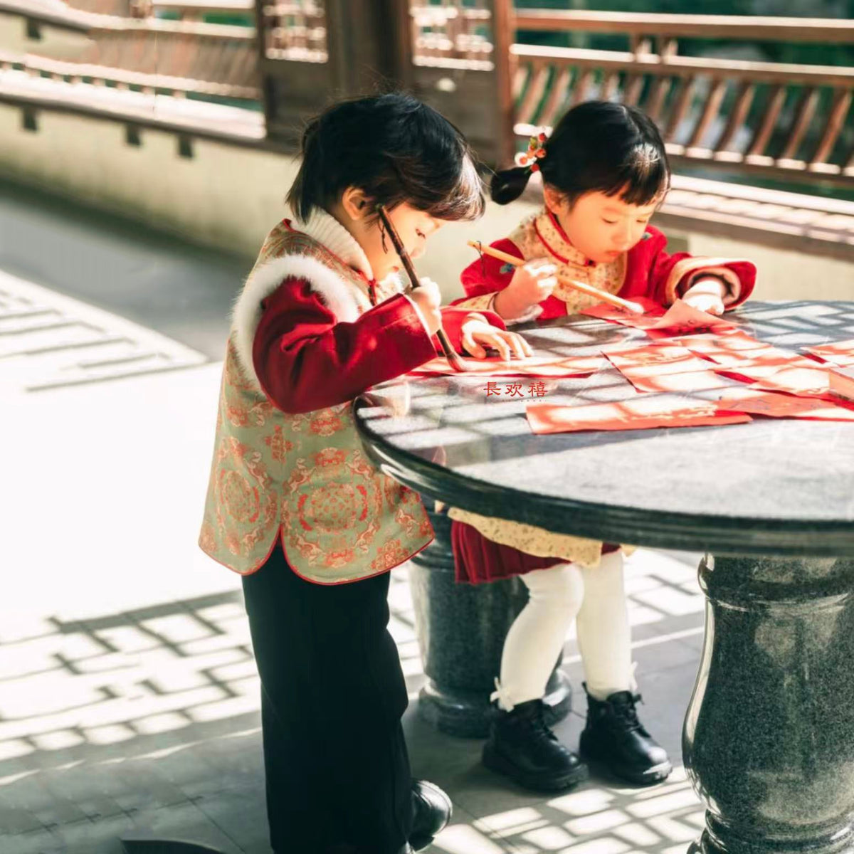 儿童浅绿色"⻢踏春⻛"夹棉马甲