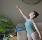女童蓝色刺绣芭蕾舞连体衣