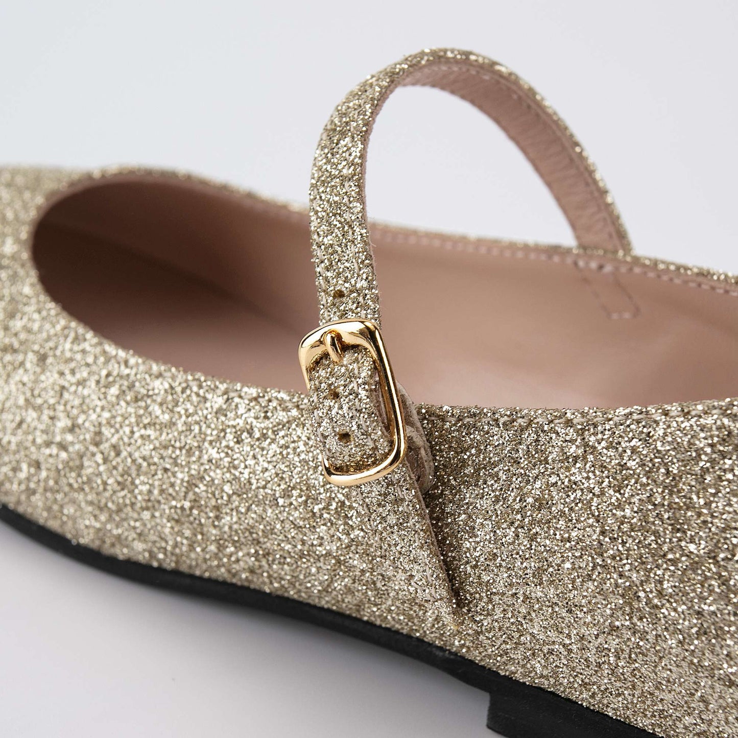 女童金色闪光平底鞋