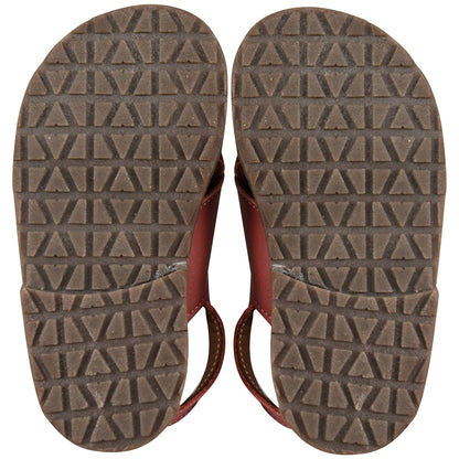 婴儿红色皮革凉鞋