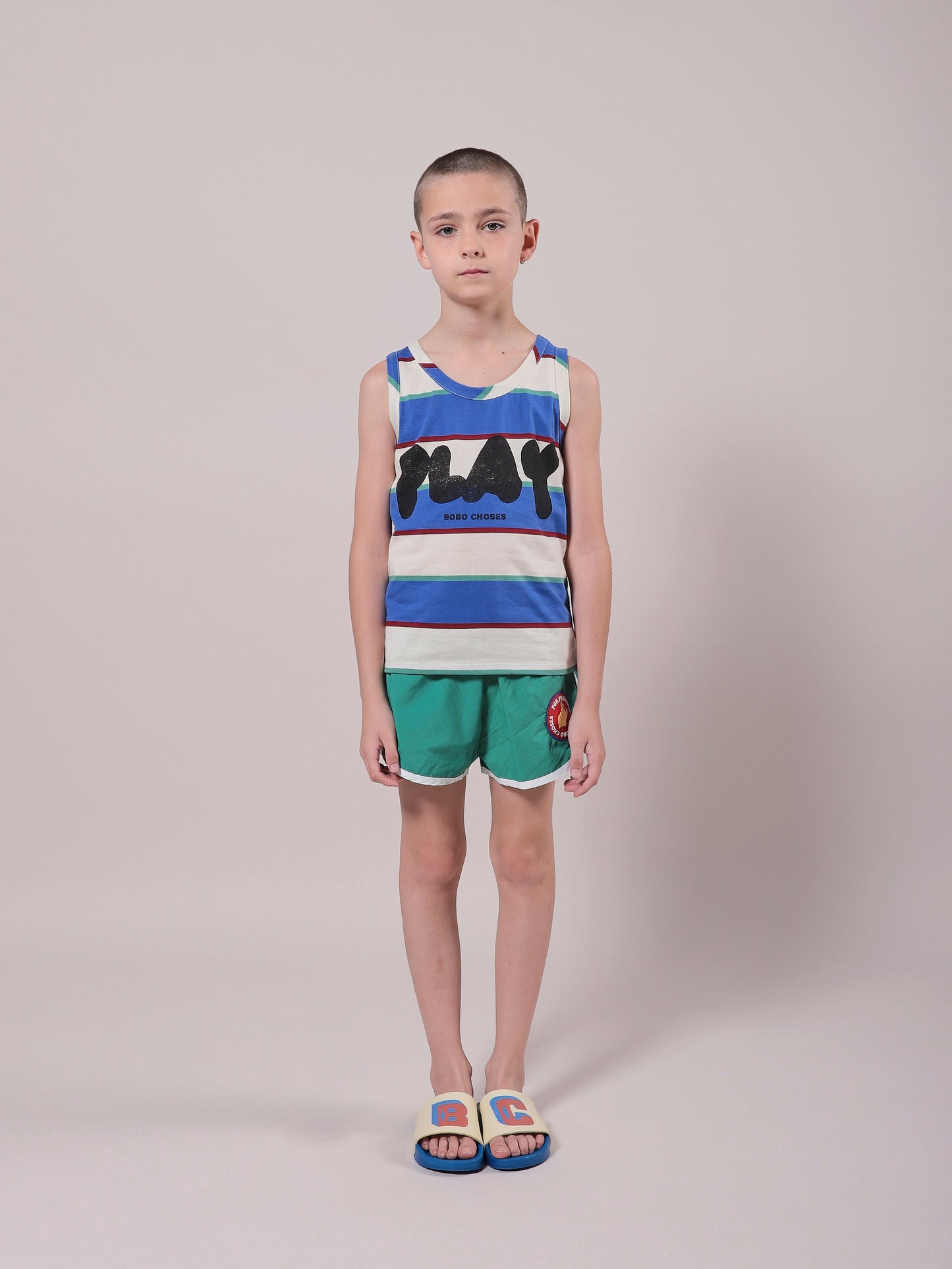 男童绿色游泳短裤