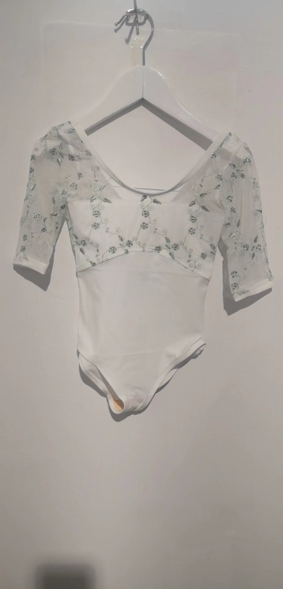 女童白色刺绣芭蕾舞连体衣