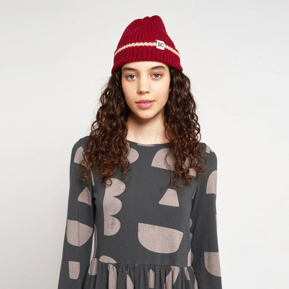 女士红色羊毛针织帽子
