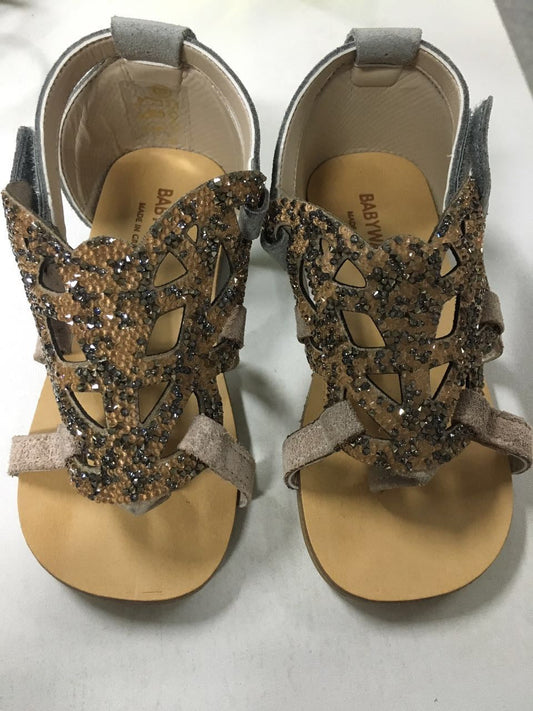 女童棕色亮片蝴蝶饰边凉鞋