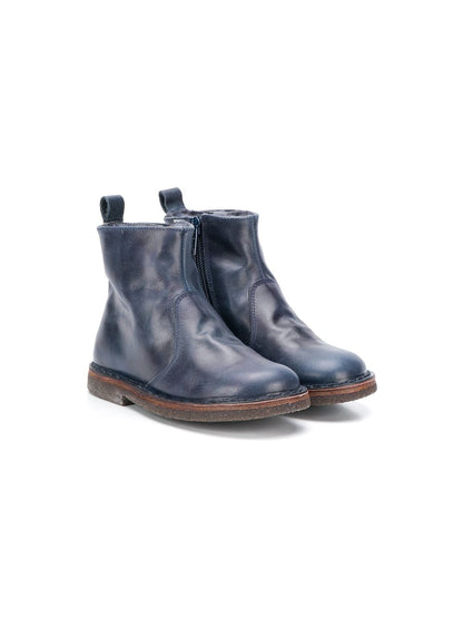 儿童蓝色皮革短靴