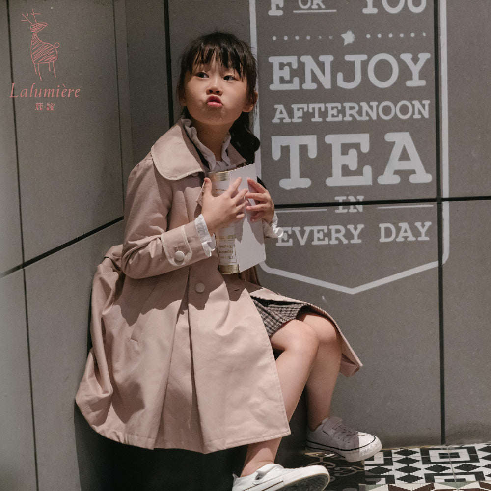 女童裸粉色长款风衣裙