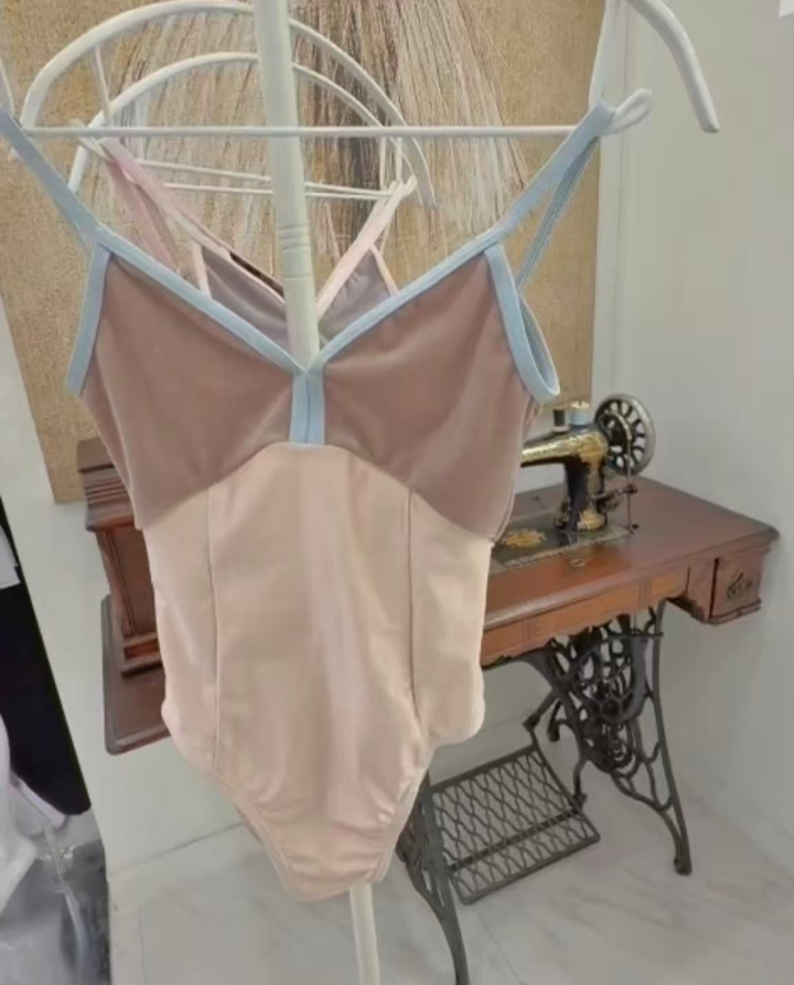 玫瑰粉拼接丝绒芭蕾舞连体衣(Tulip-mixmatch Velvet Leotard with Blue Stripes/Rose)
