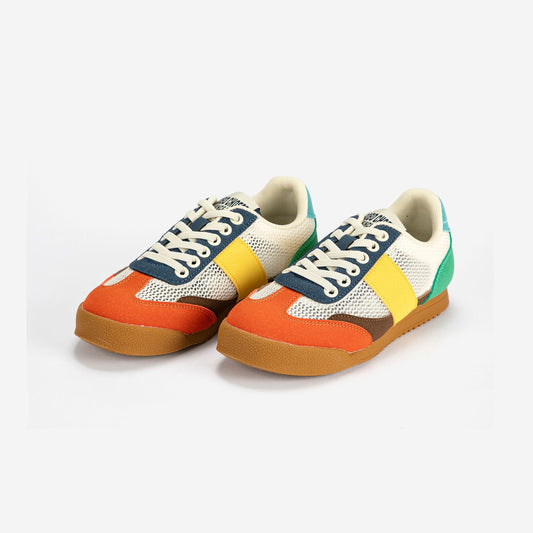 儿童彩色运动鞋