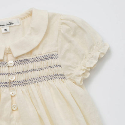 女婴奶油白棉连体衣套装