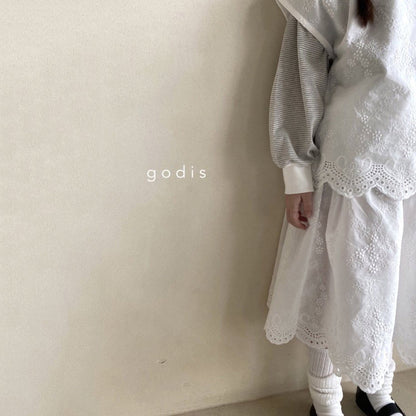 女童白色刺绣棉连衣裙