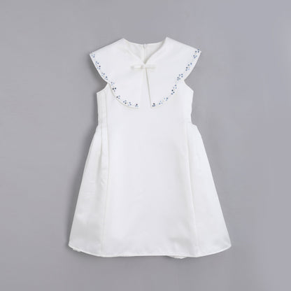 女童白色青花礼服裙