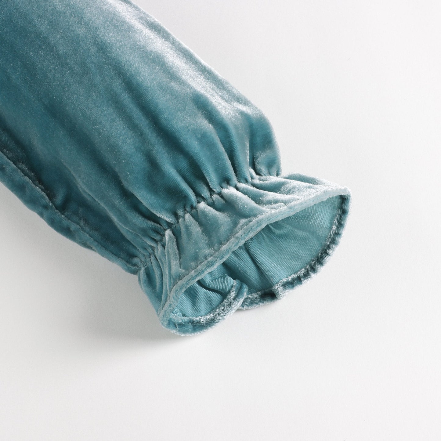 女童绿色连衣裙