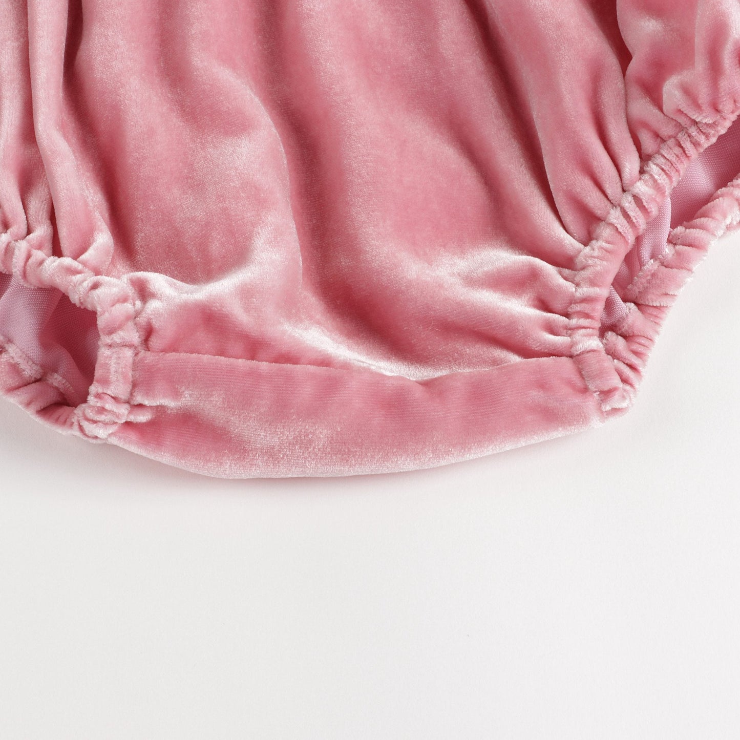 女婴粉色连衣裙套装