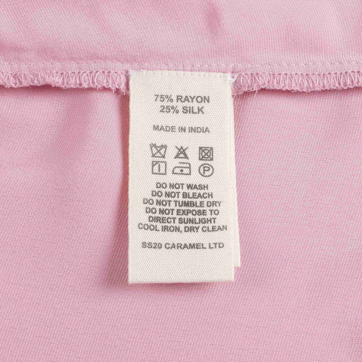 女婴粉色连衣裙套装