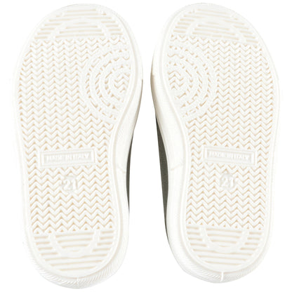 男婴绿色帆布鞋