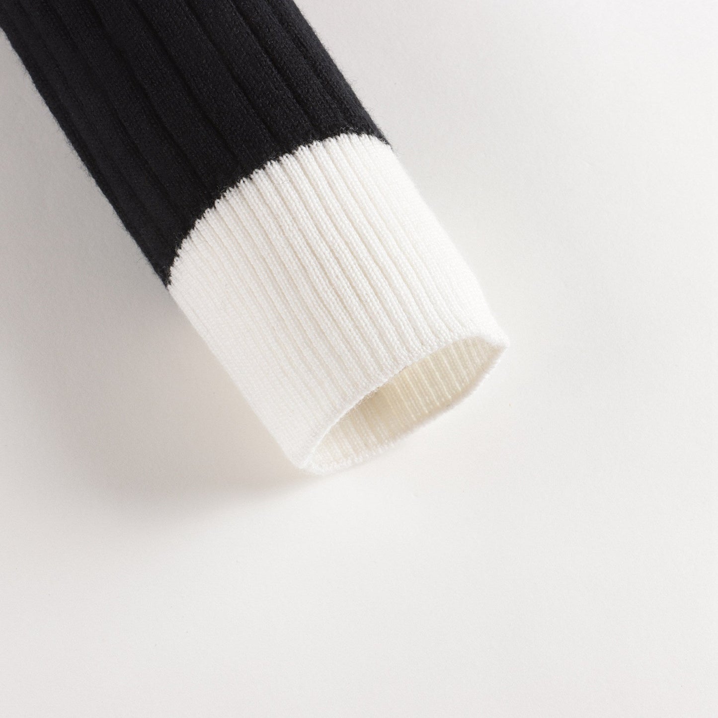 女童黑色Logo羊毛毛衣