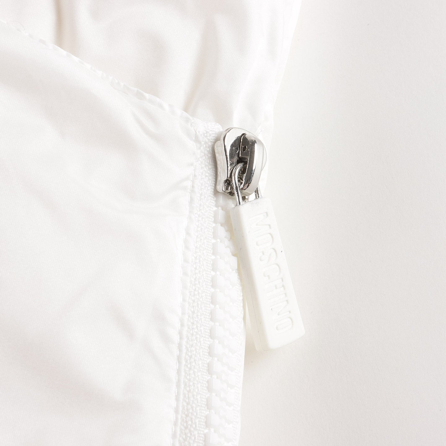 婴儿白色羽绒睡袋