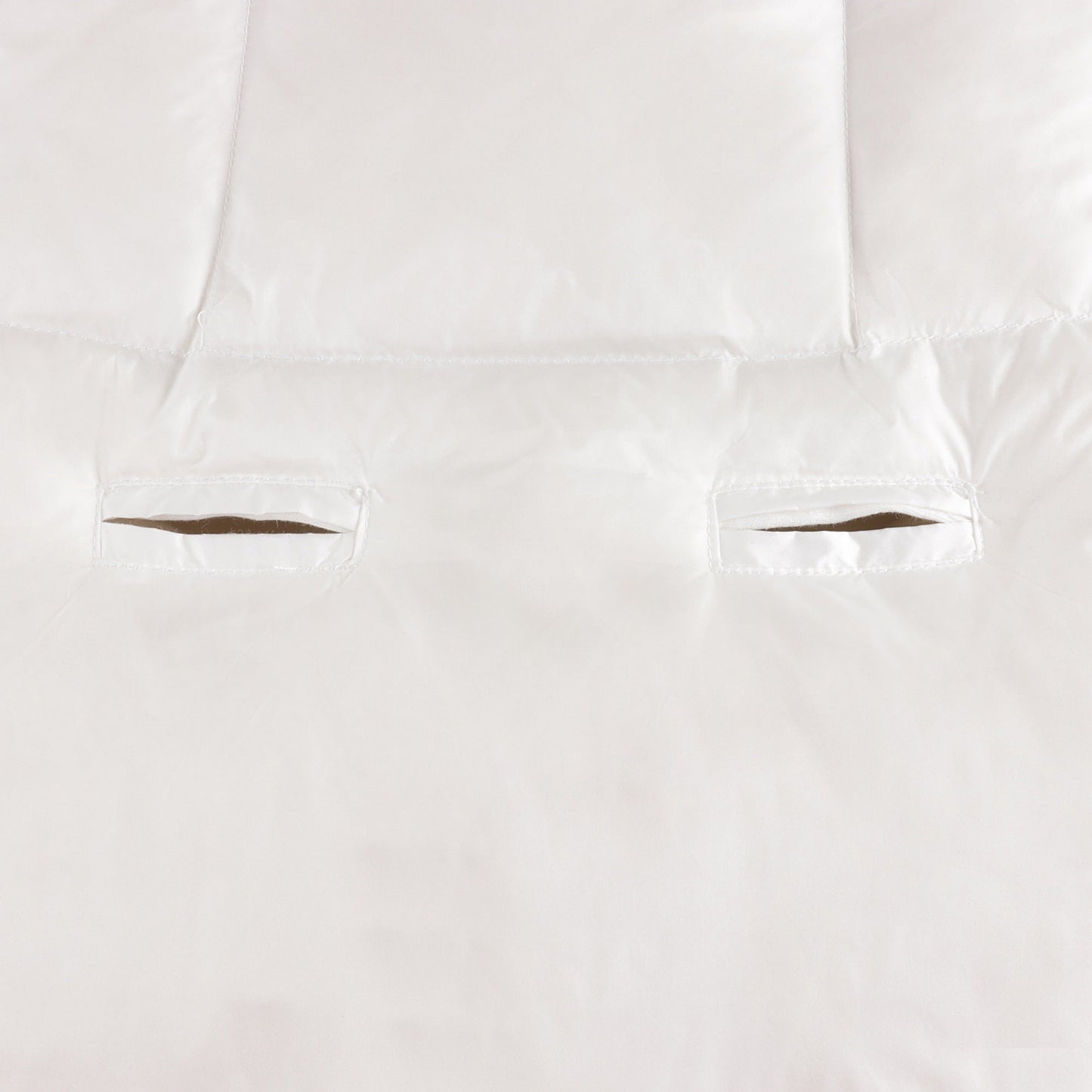 婴儿白色羽绒睡袋