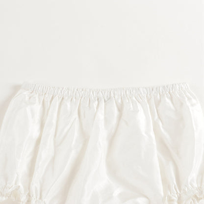 女婴白色连衣裙套装