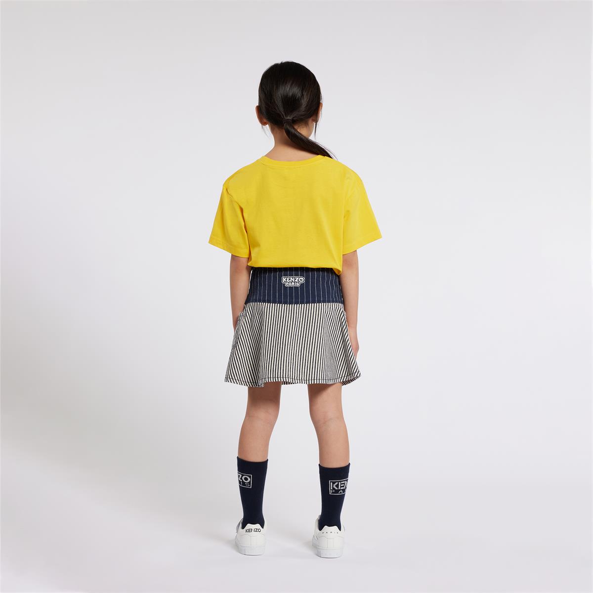 女童蓝色条纹短裙