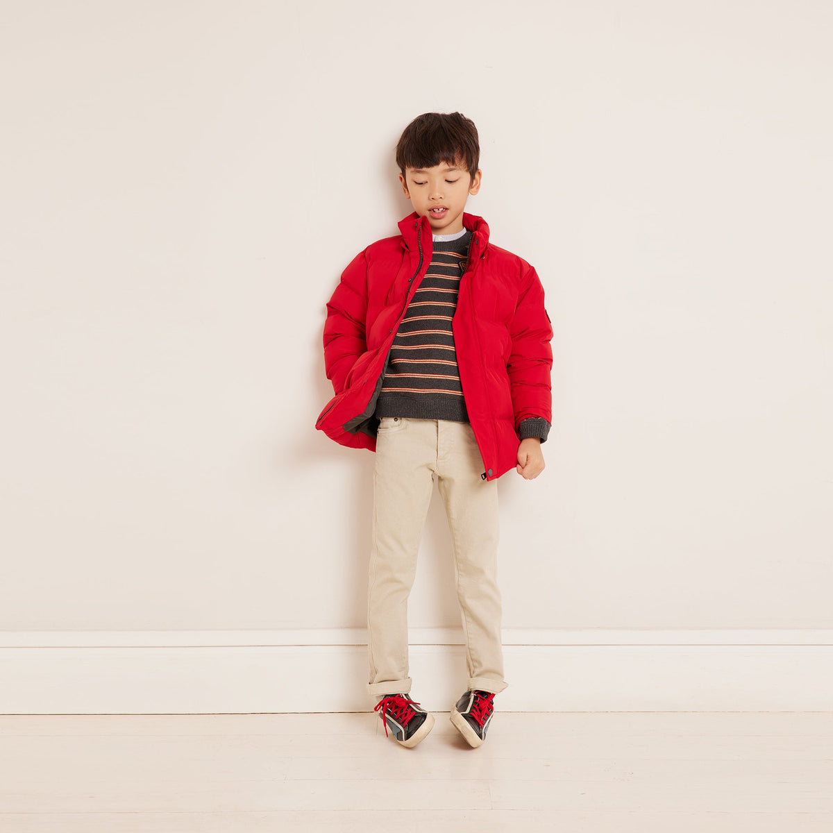 男童红色棉服