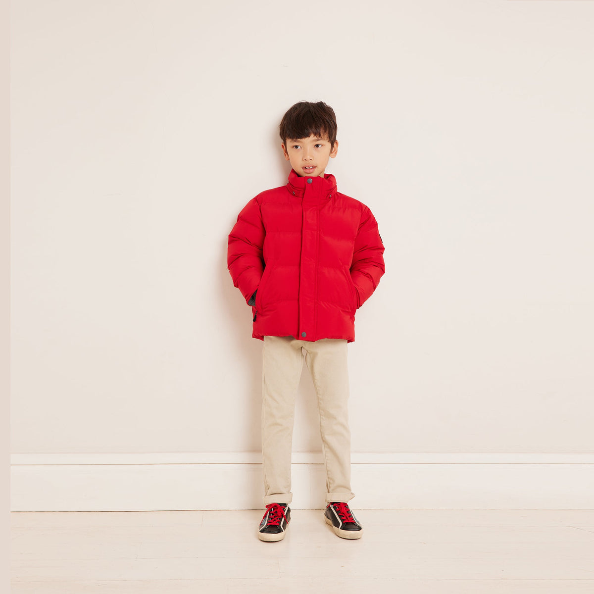 男童红色棉服