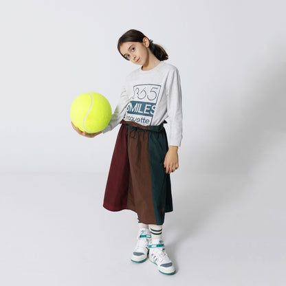 女童紫色短裙