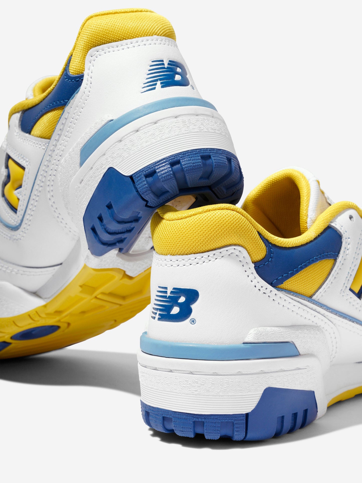New Balance 儿童 550 徽标运动鞋（白色）