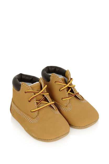 Timberland 婴儿磨砂皮婴儿床短靴和帽子套装