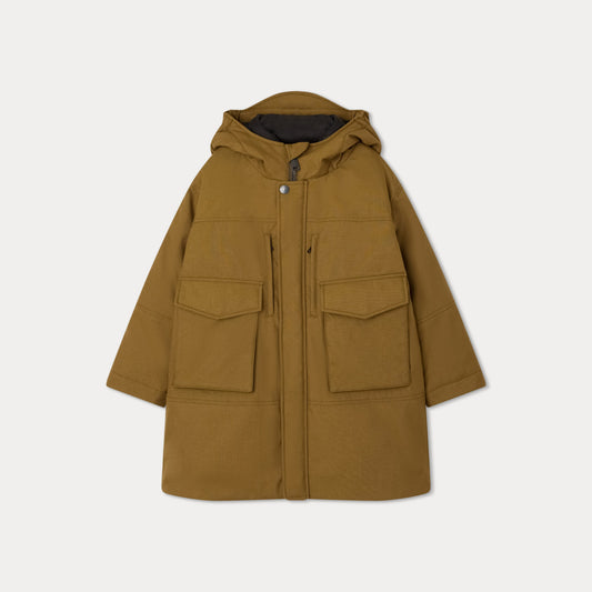 男童卡其色羽绒服