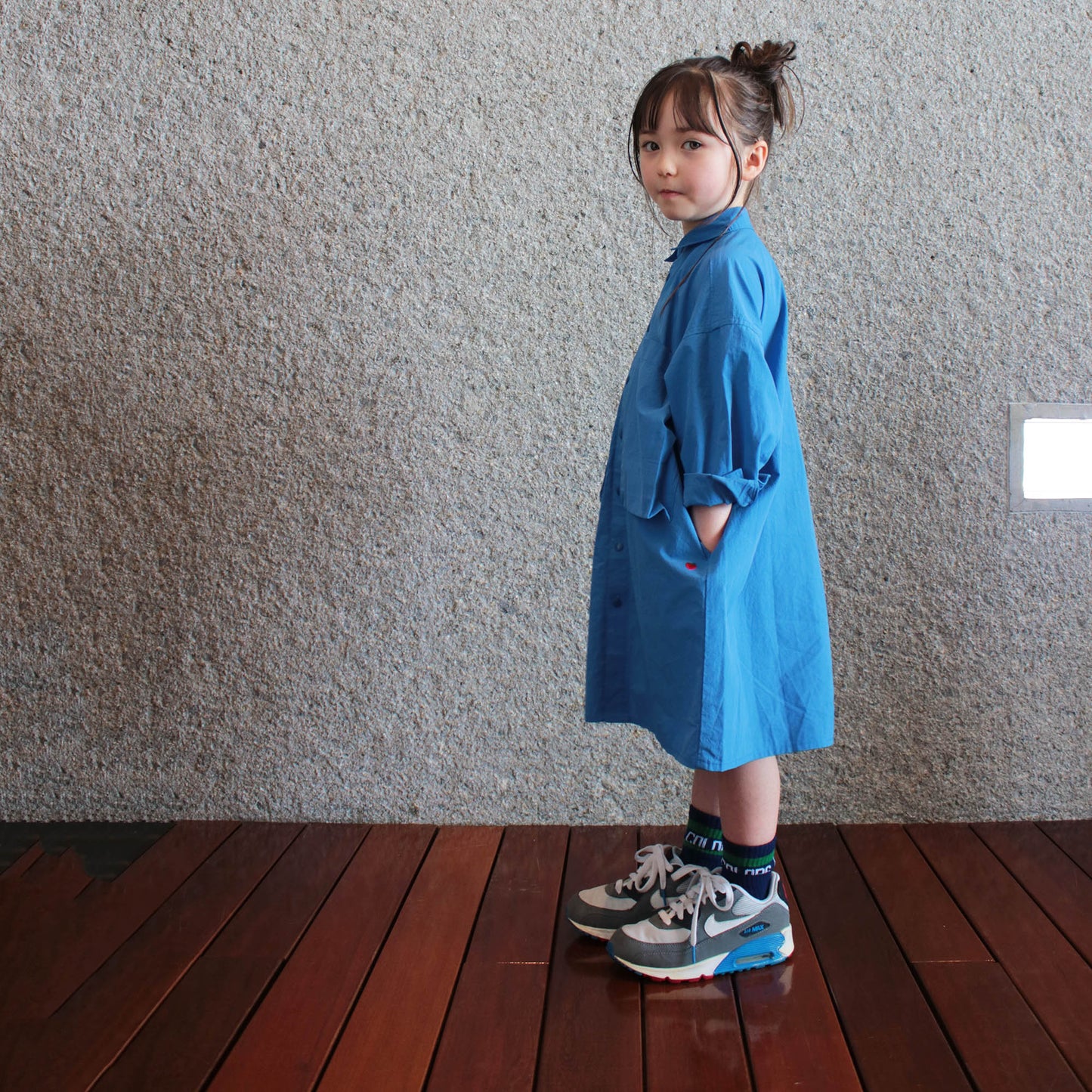 女童蓝色连衣裙