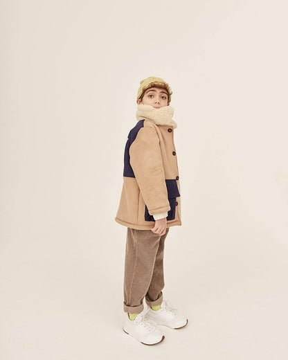 儿童焦糖色Logo外套