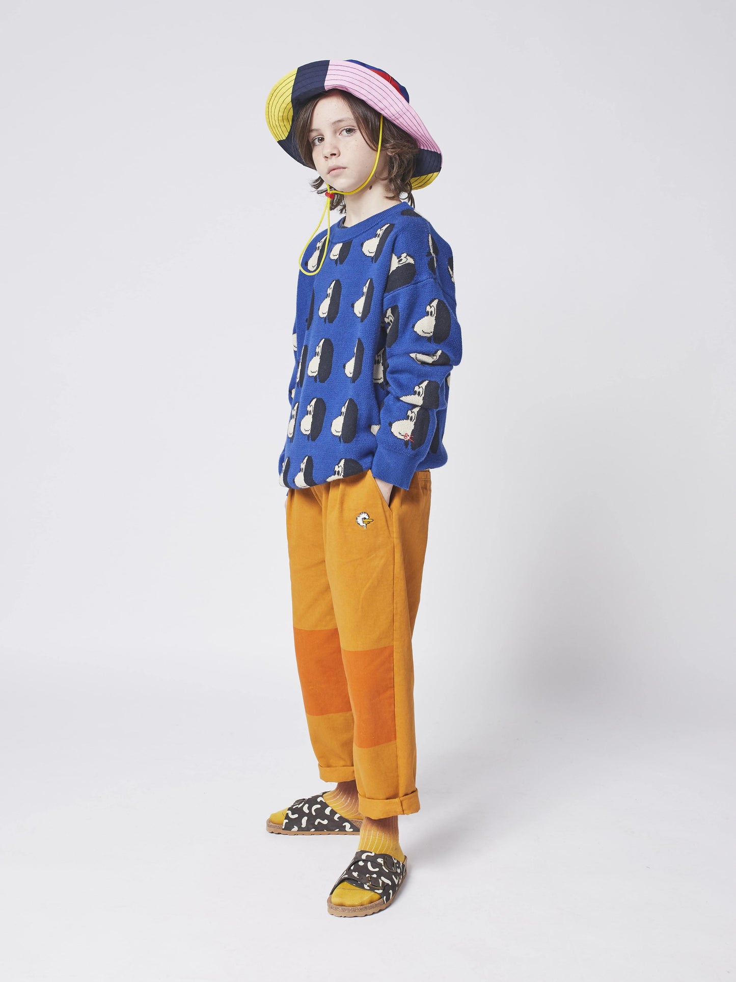 儿童蓝色针织毛衣