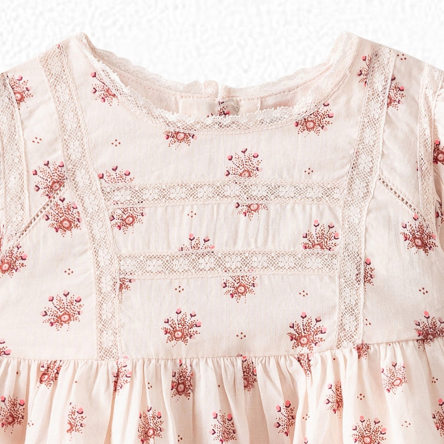 女婴浅粉色碎花棉连衣裙