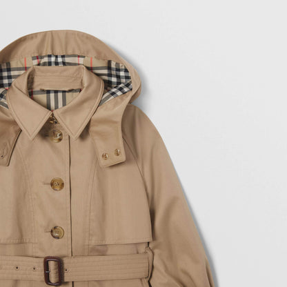 女童米色连帽外套