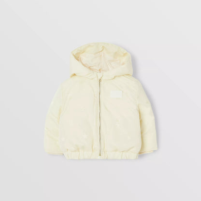 女婴白色羽绒夹克