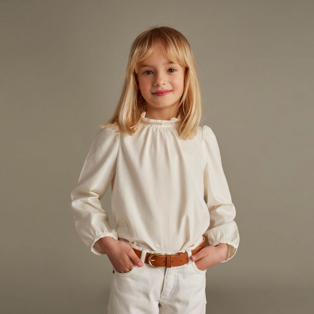 女童白色棉上衣