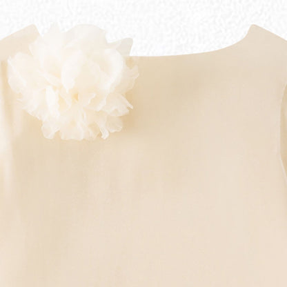 女童白色花朵上衣