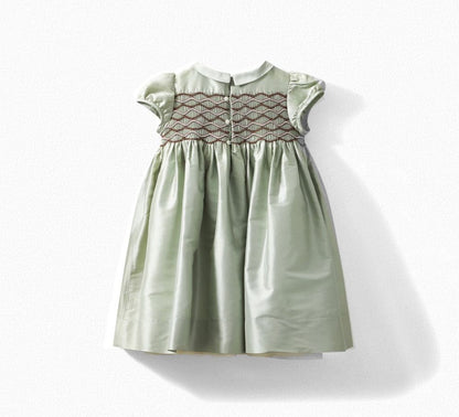 女童绿色真丝连衣裙