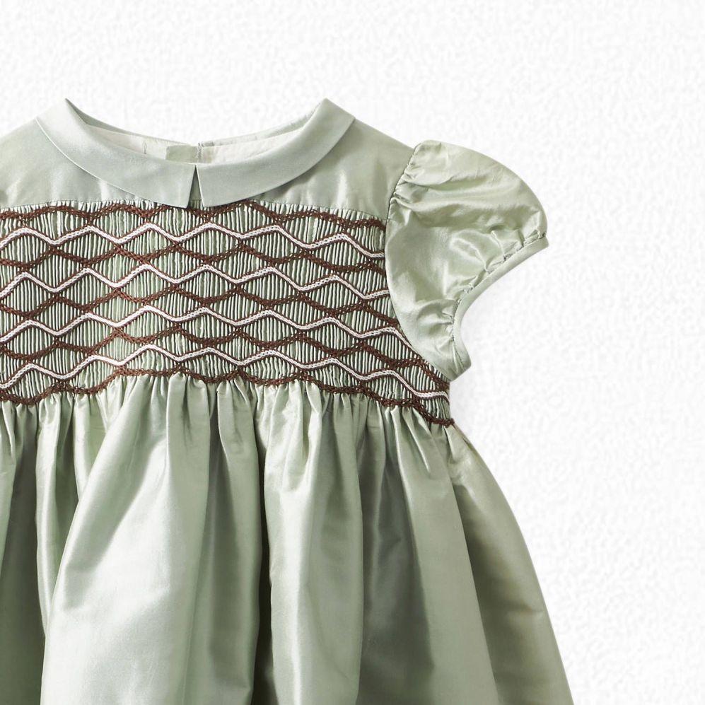 女童绿色真丝连衣裙