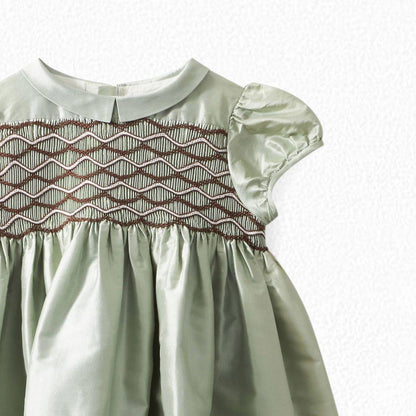 女童绿色真丝连衣裙