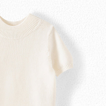 女童白色羊毛毛衣