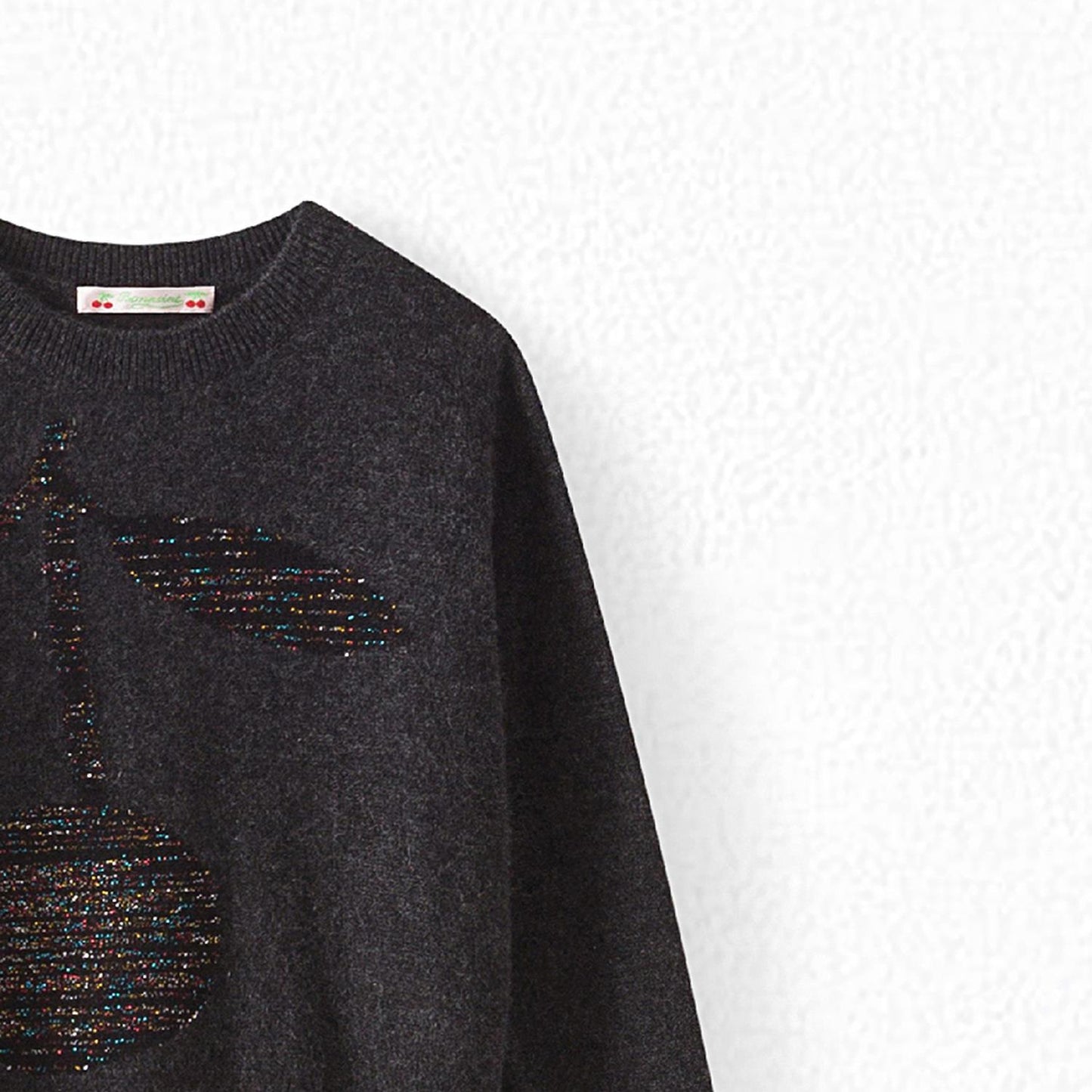 女童深灰色羊绒毛衣