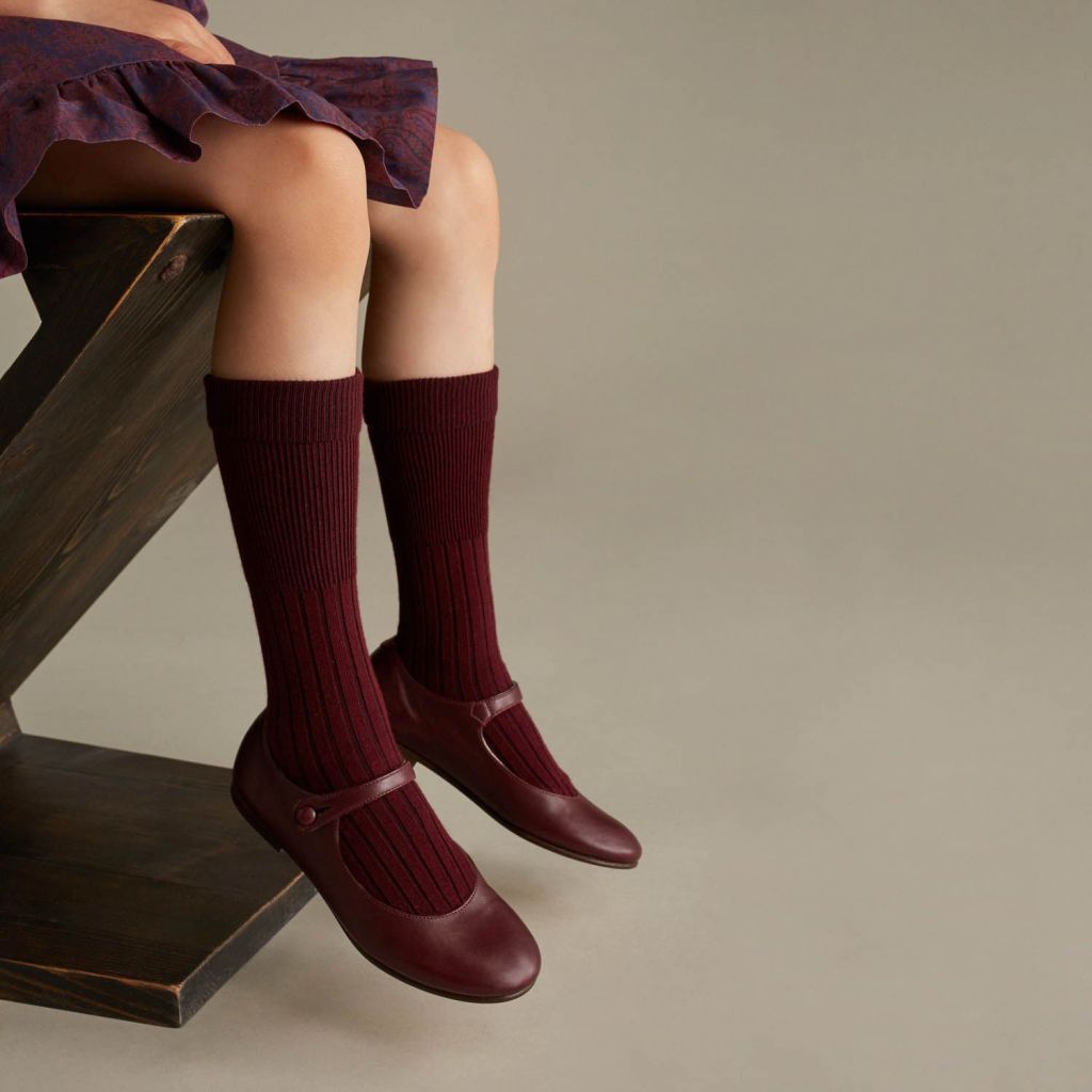 女童酒红色搭扣皮鞋