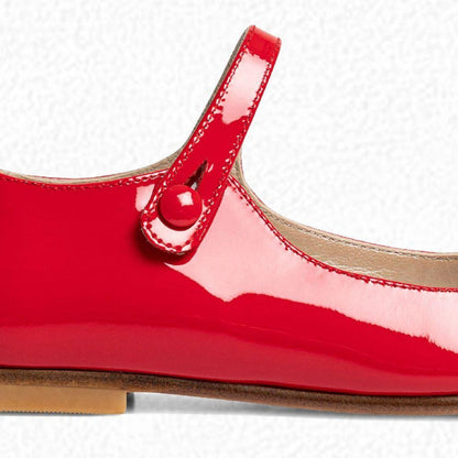 女童红色搭扣皮鞋