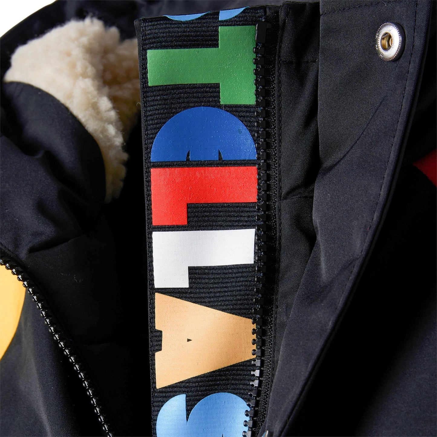 男童黑色Logo夹克