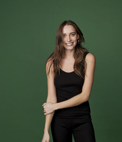 女童黑色棉背心