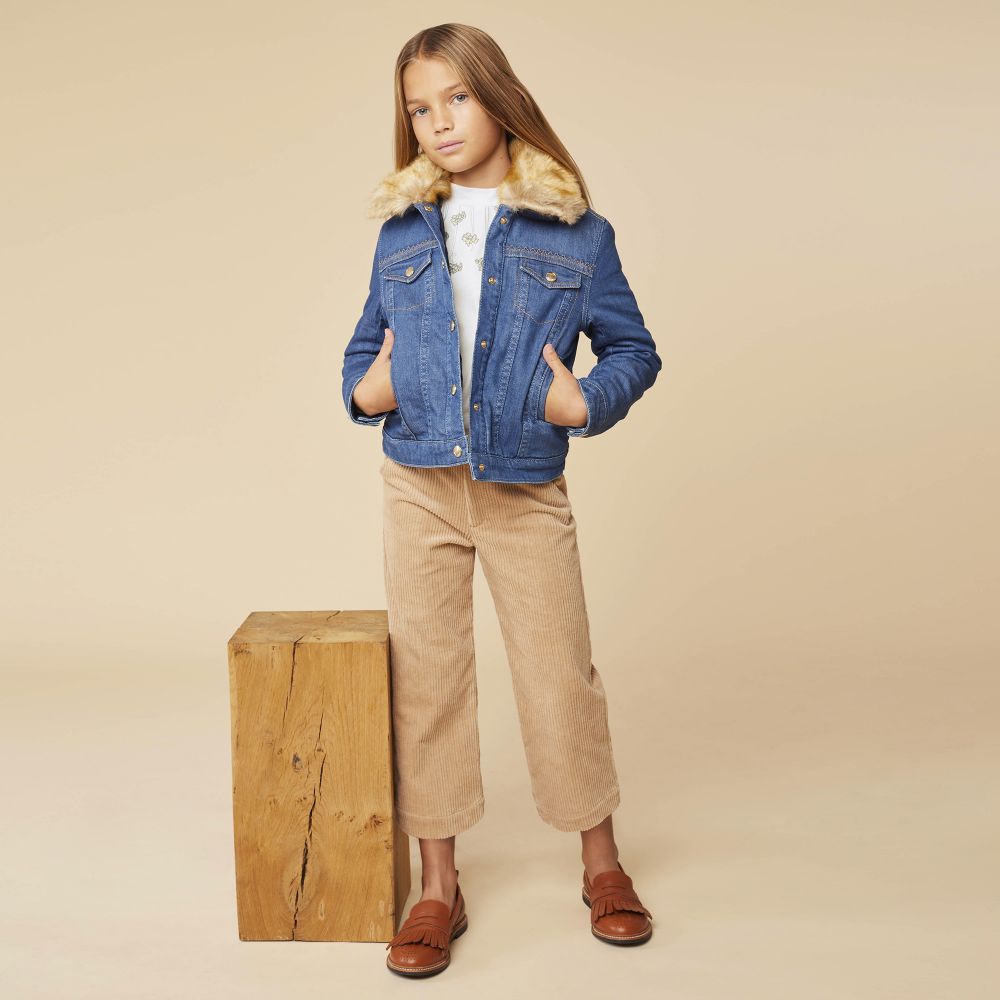 女童白色刺绣碎花上衣