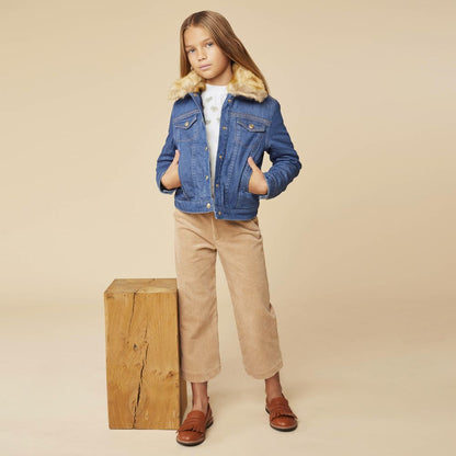 女童白色刺绣碎花上衣