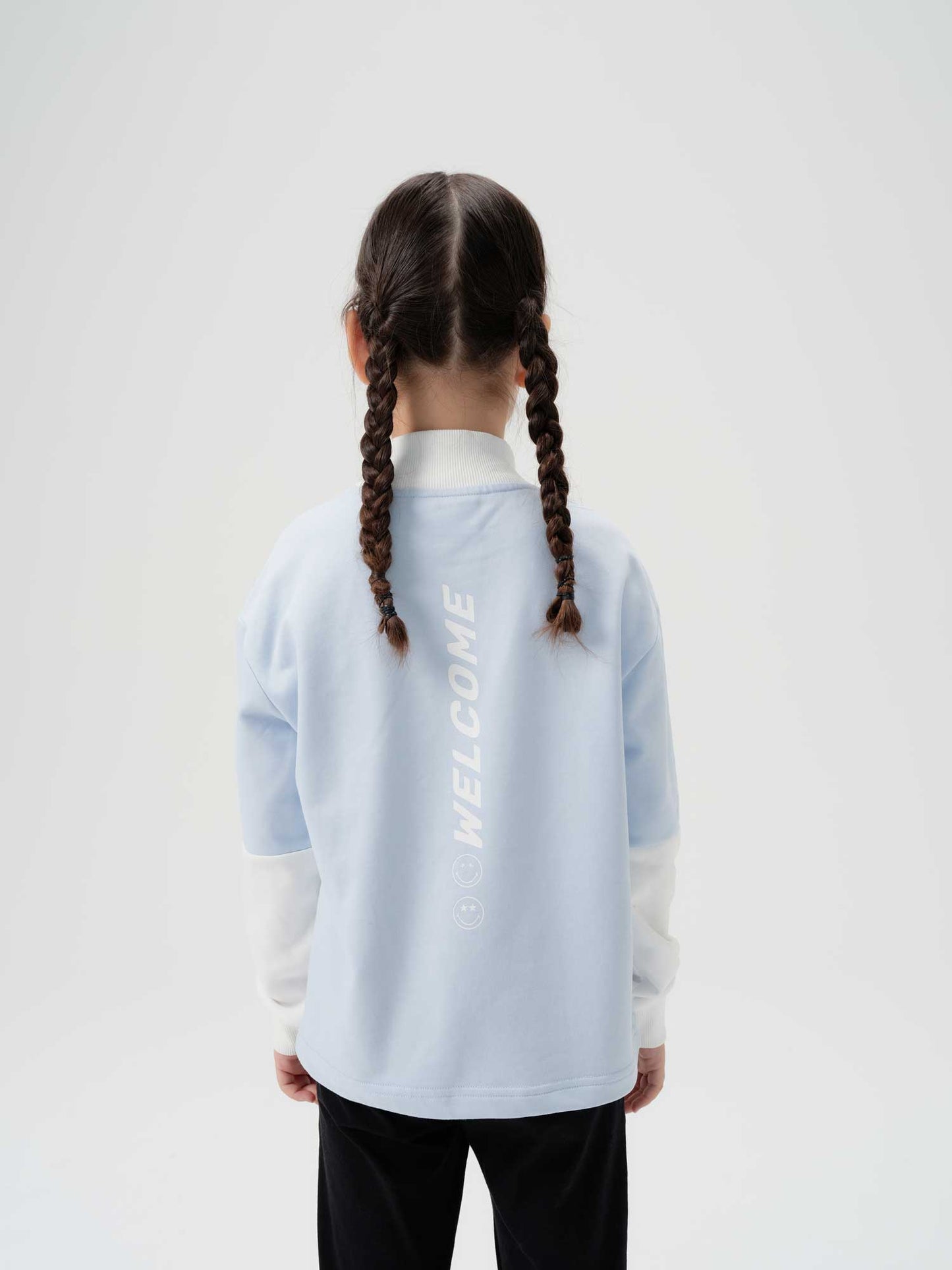 女童蓝色圆领卫衣